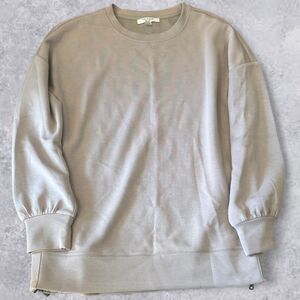 Cable-gauge Women's Cream and Tan Sweatshirt